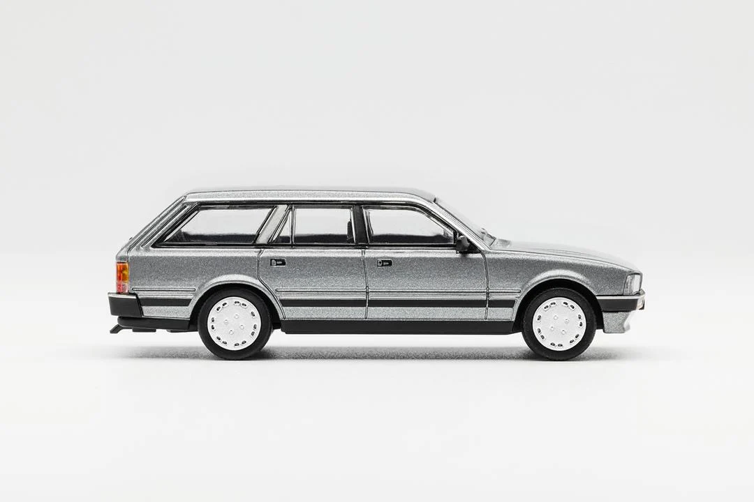 DCT Model 1986 Peugeot 505 SW Grey - Image 2