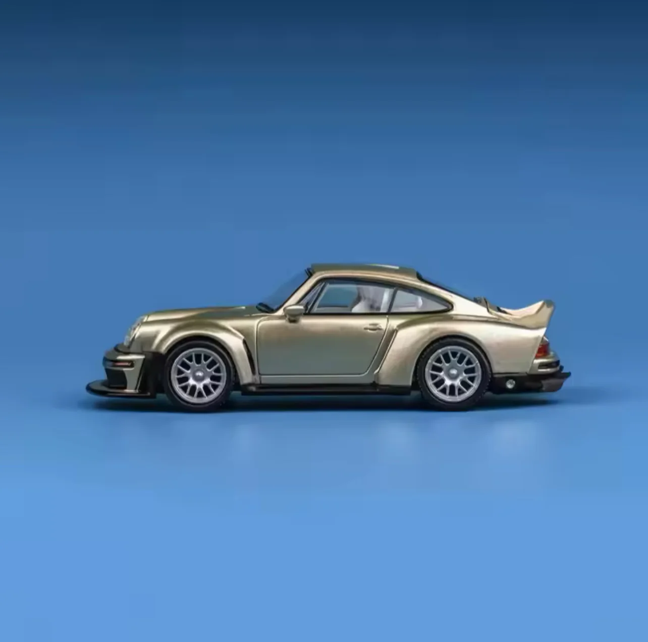 Findclassically Singer 911 DLS Turbo Road Moet Blanc - Image 3