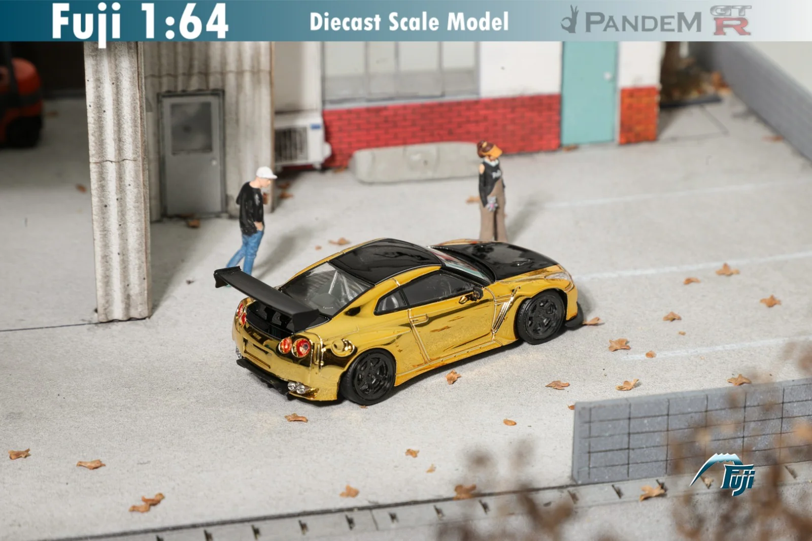 Fuji Model Nissan GTR R35 Pandem Chrome Gold - Image 2