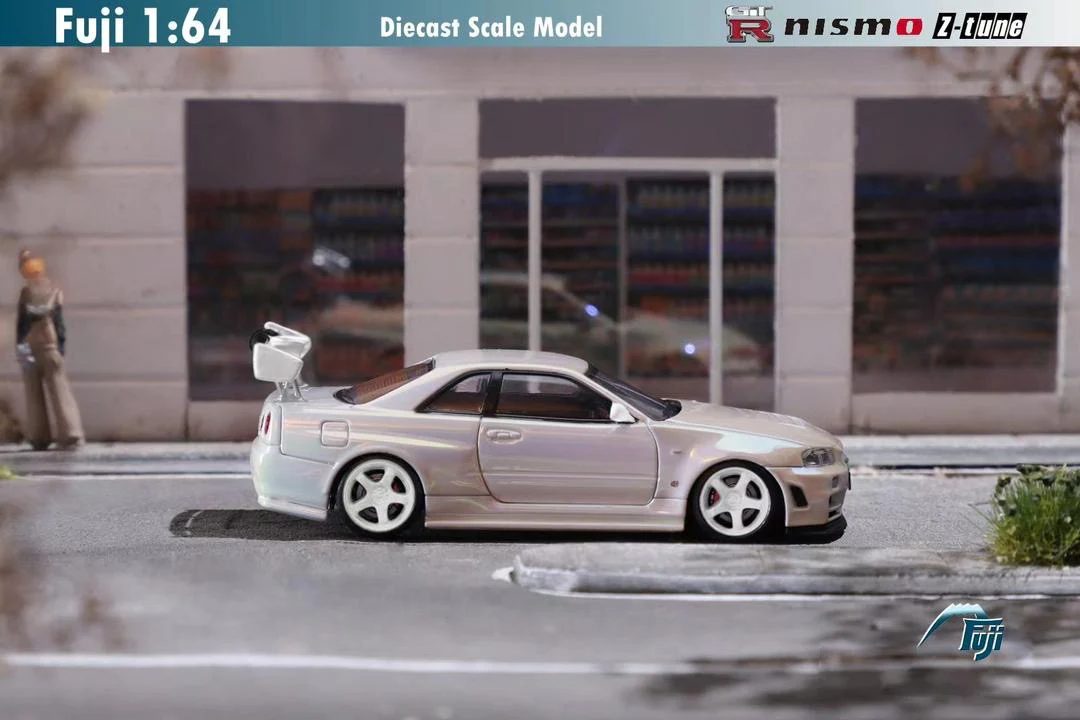 Fuji Model Nissan Skyline R34 GTR Pearl White - Image 3