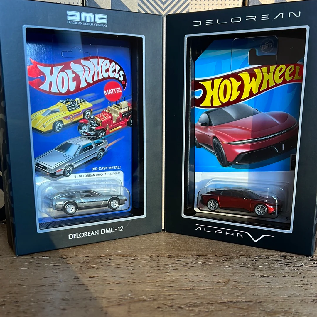 Hot Wheels DMC Delorean Alpha V Box Set - Image 2
