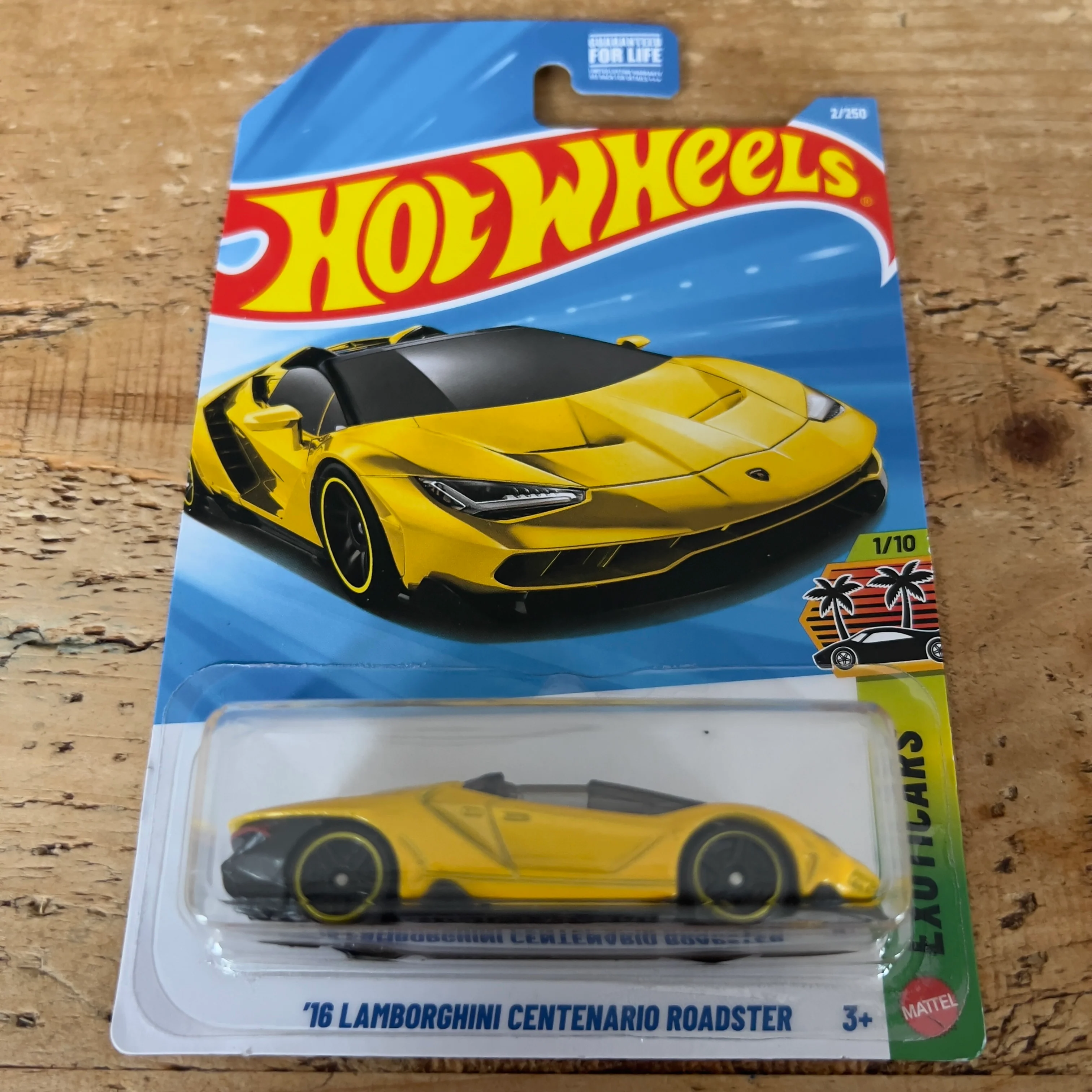 Hot Wheels Mainline US Card ā16 Lamborghini Centenario Roadster