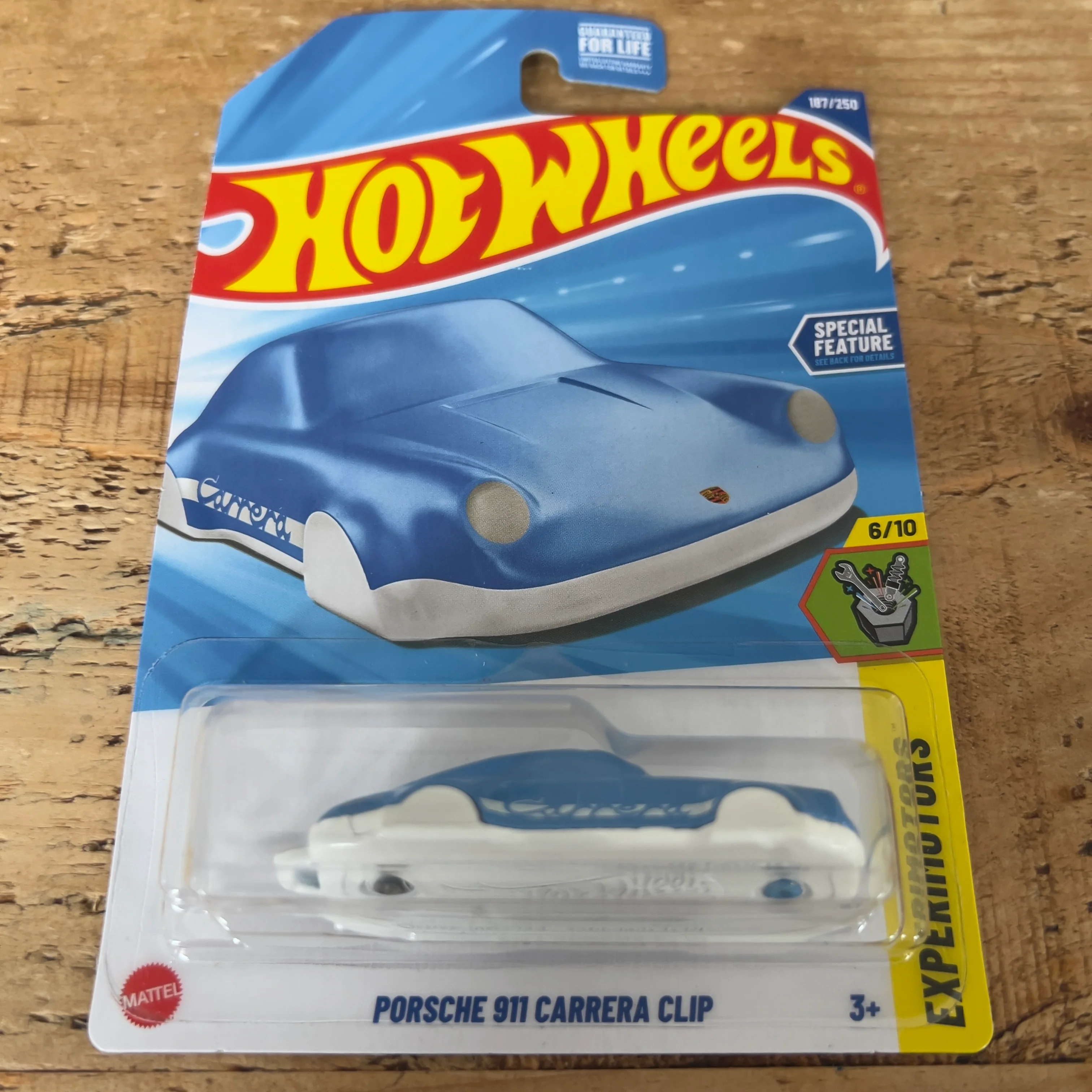 Hot Wheels Mainline US Card Porsche 911 Carrera Clip Keyring