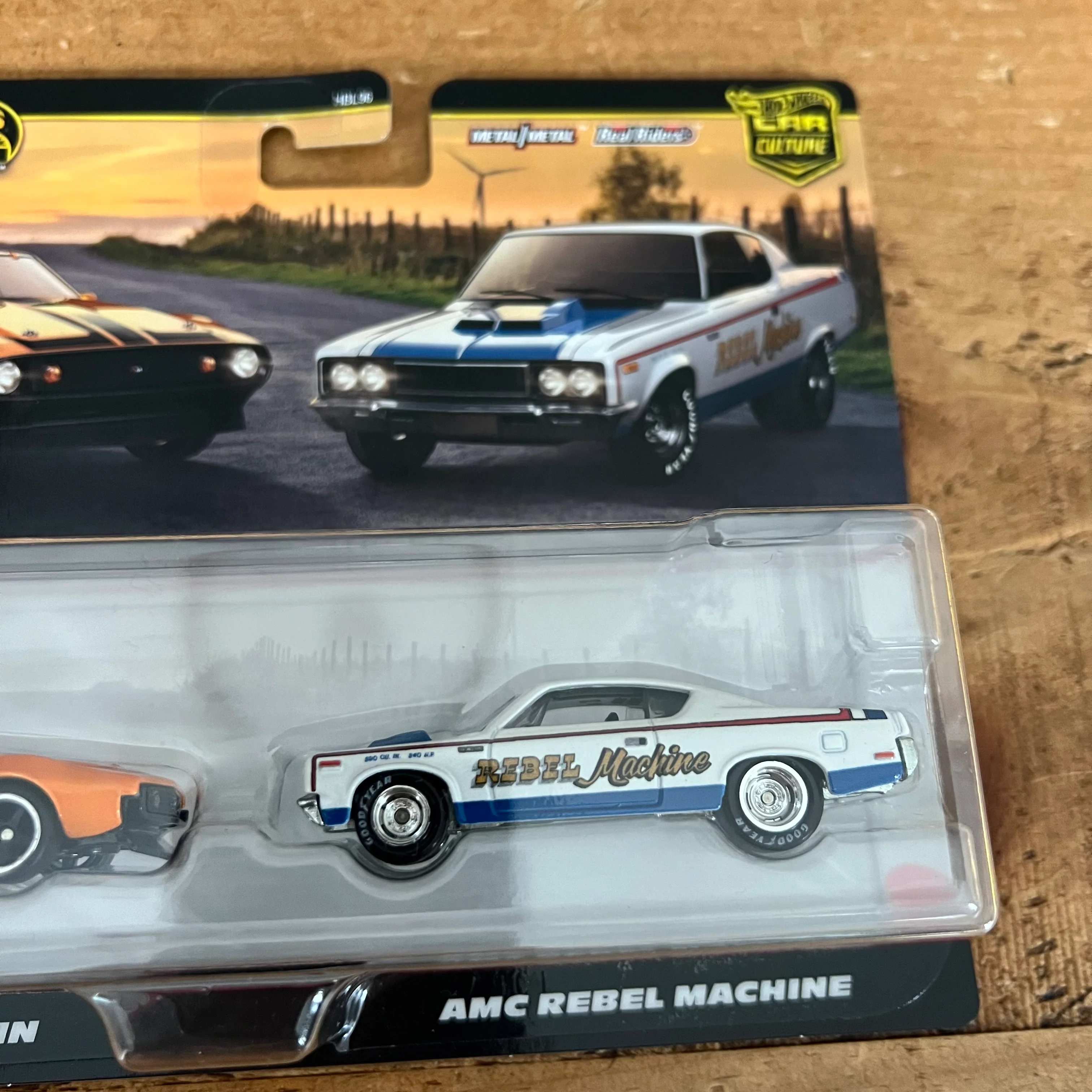 Hot Wheels Premium 2 Pack ‘71 AMC Javelin & AMC Rebel Machine - Image 3