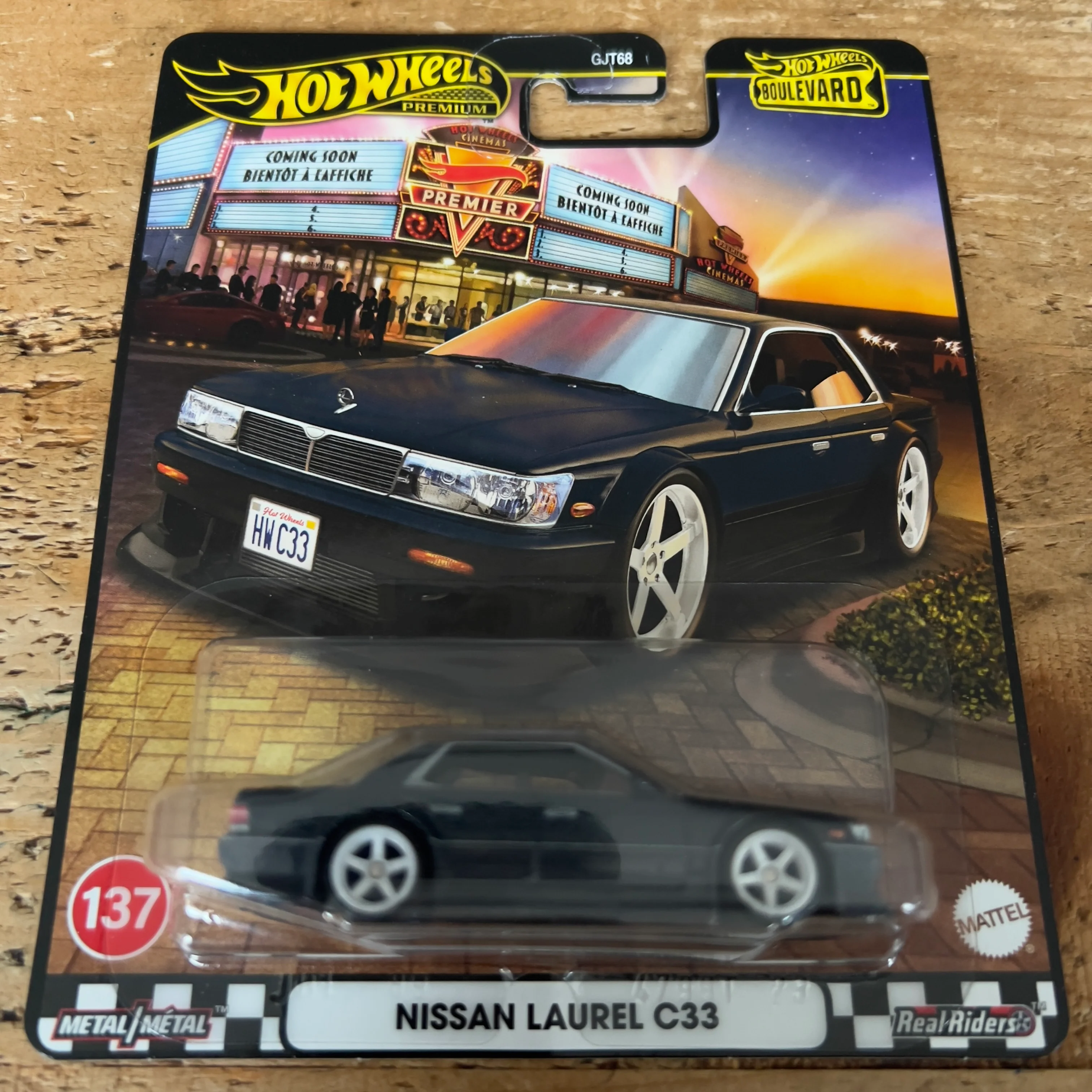 Hot Wheels Premium Boulevard Nissan Laurel C33