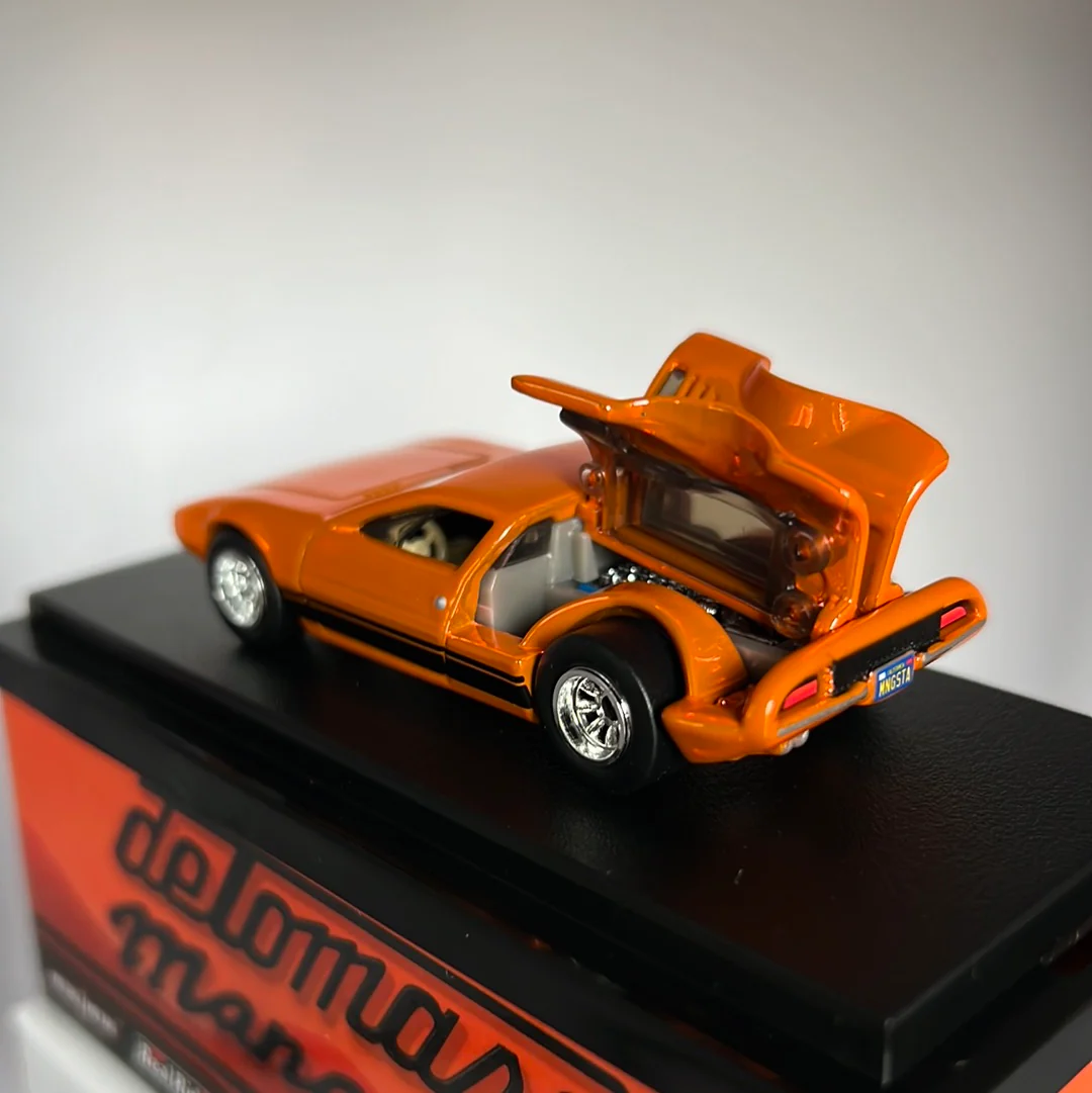 Hot Wheels RLC Acrylic 1971 De Tomaso Mangusta - Image 3