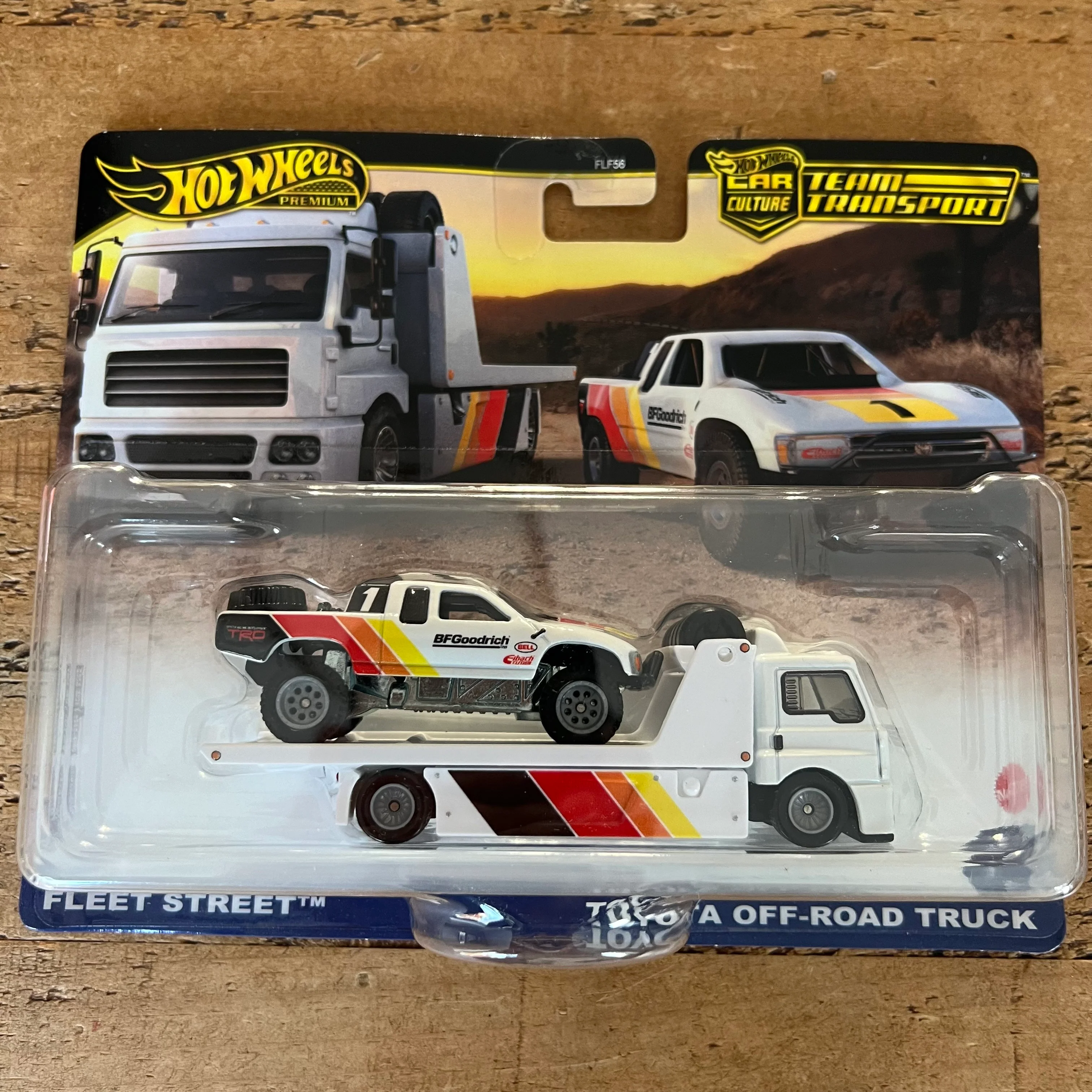 Hot Wheels Team Transport Fleet Street & Toyota Off Road Truck