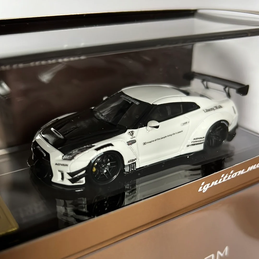 Ignition Model Resin Nissan GTR R35 LBWK - Image 3