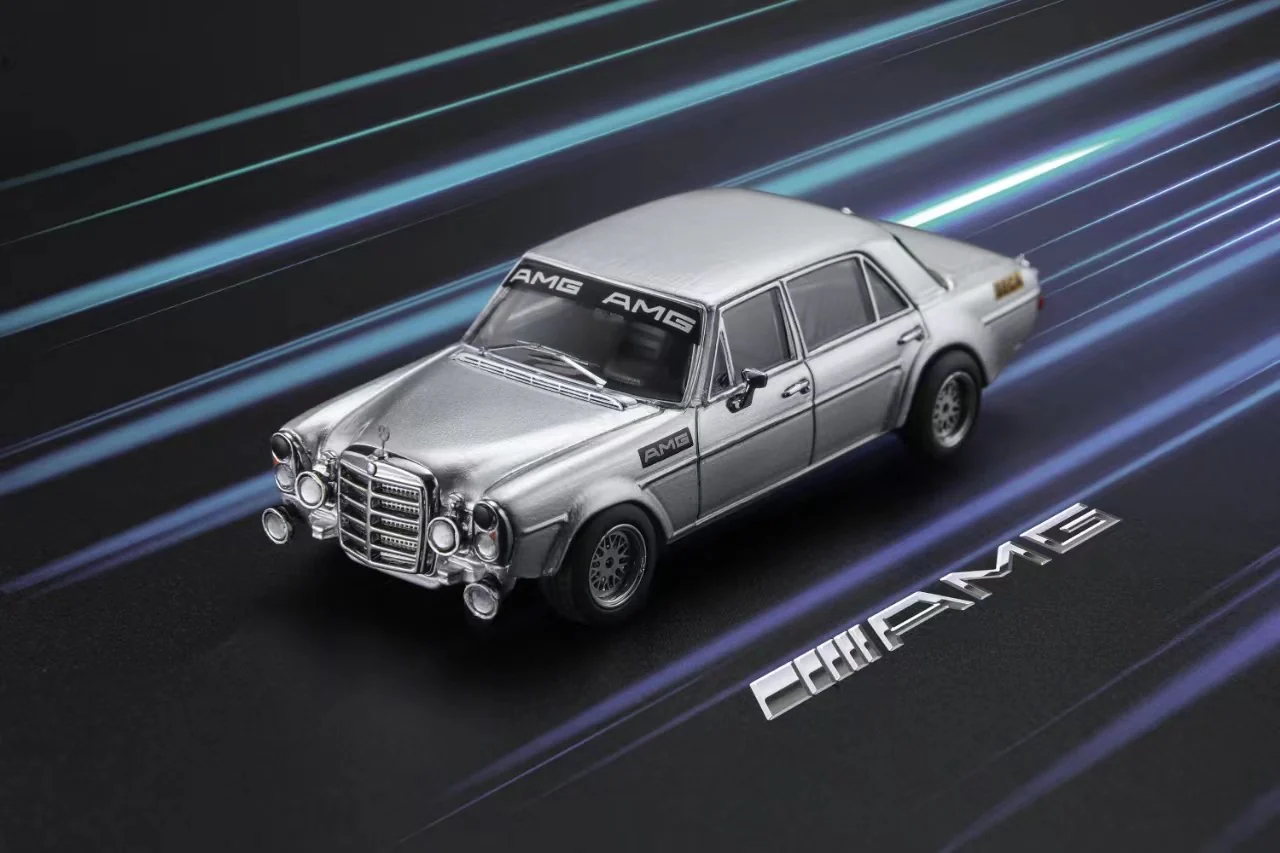 Liberty64 Mercedes Benz 300 SEL AMG Silver