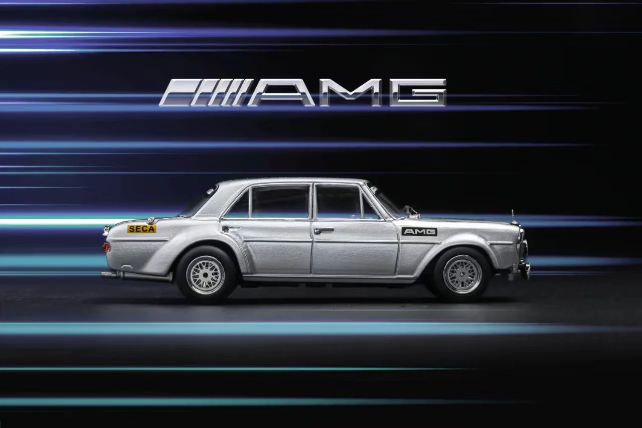Liberty64 Mercedes Benz 300 SEL AMG Silver - Image 2