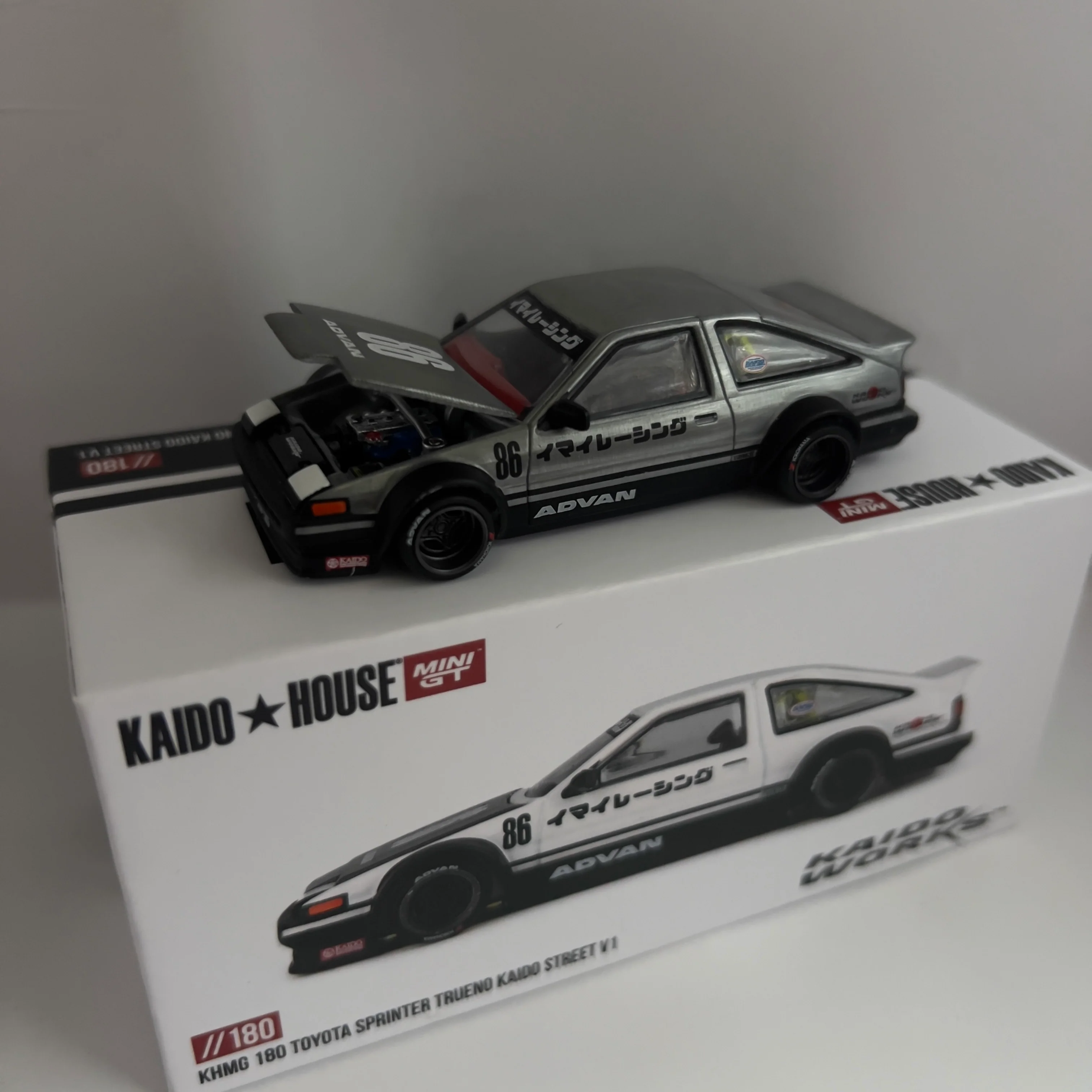 Mini GT x Kaido House Toyota Sprinter Trueno AE86 Street Chase #180 - Image 2
