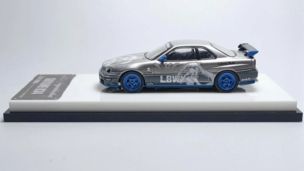 Model Collect Nissan Skyline R34 GTT Silver - Image 4