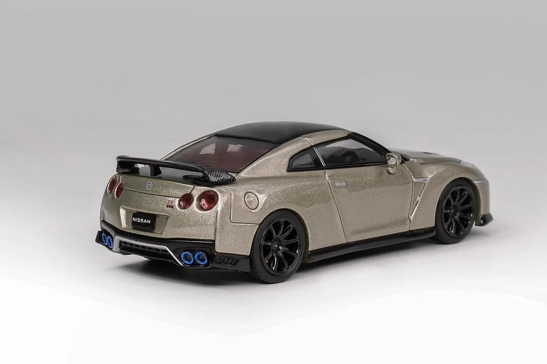 Motorhelix Nissan R35 GTR Track Edition Millennium Jade - Image 2