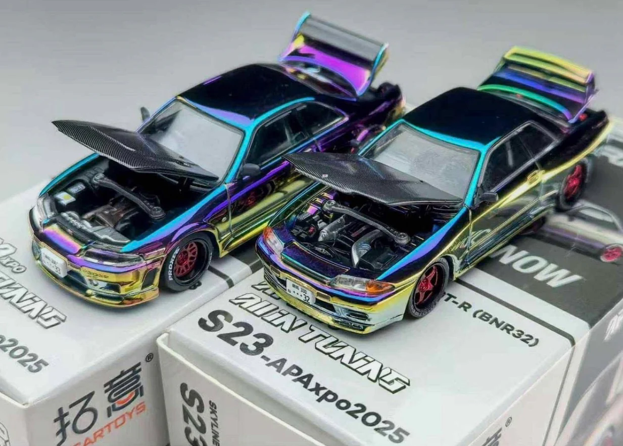 Pop Race APA Expo Exclusive Nissan Skyline R32 & R33 GTR Pair - Image 4
