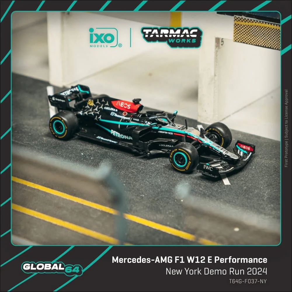 Tarmac Works Mercedes-AMG W12 E Performance New York Lewis Hamilton