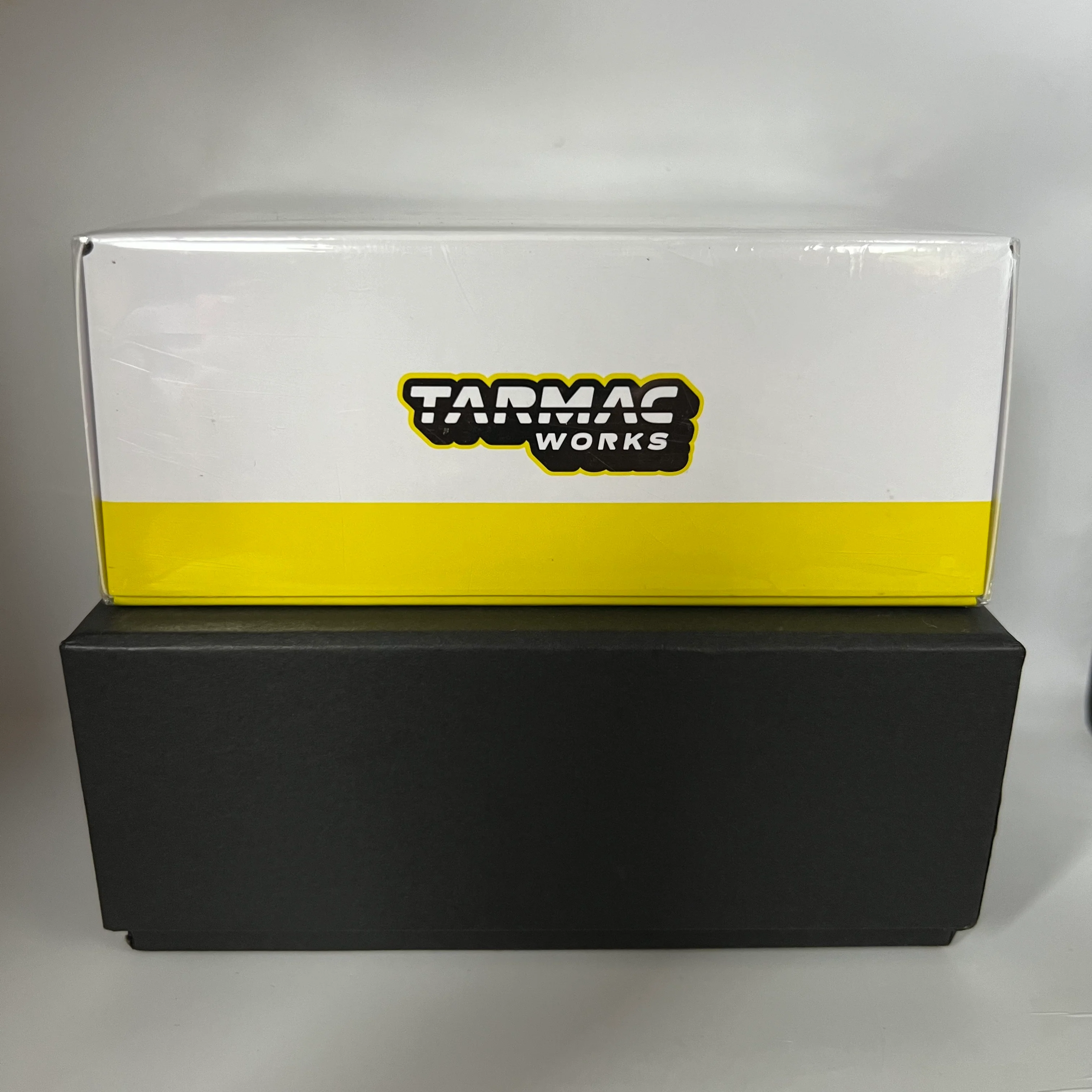 Tarmac Works x 7/11 Thailand Exclusive Porsche 911 GT3 R - Image 2