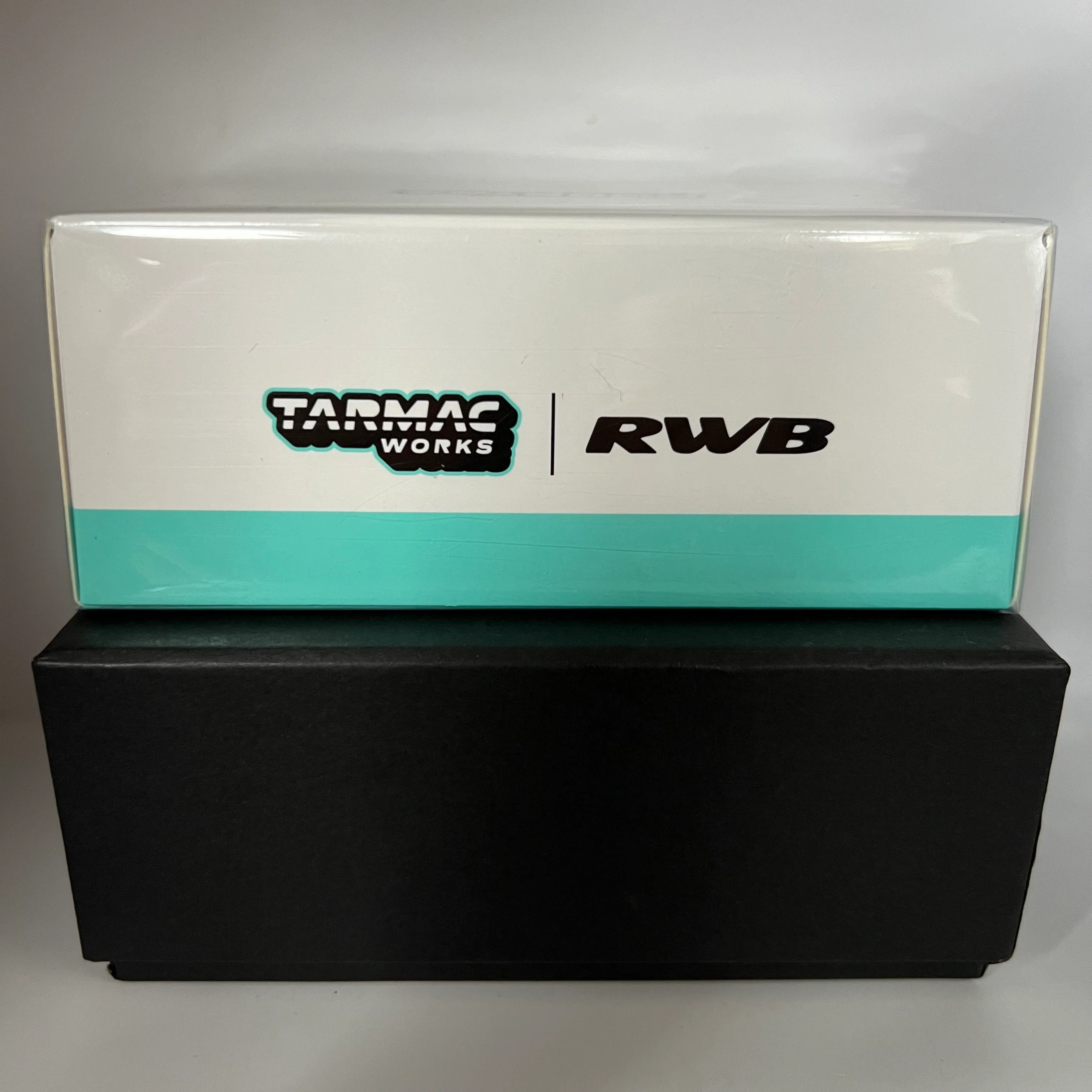 Tarmac Works x 7/11 Thailand Exclusive Porsche 930 RWB Shinkiro - Image 2